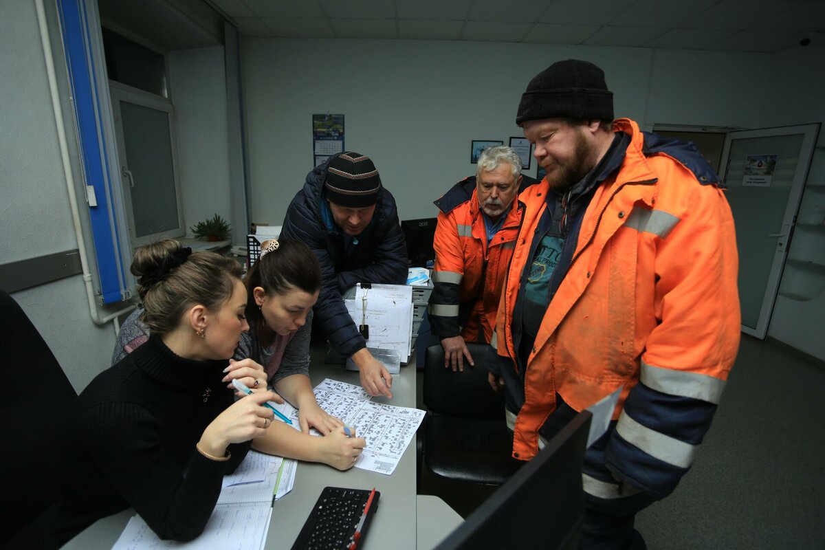 Работники барнаульского водоканала.