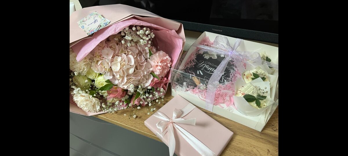 Вот такой нежный подарок мы подарили нашей классной на день учителя