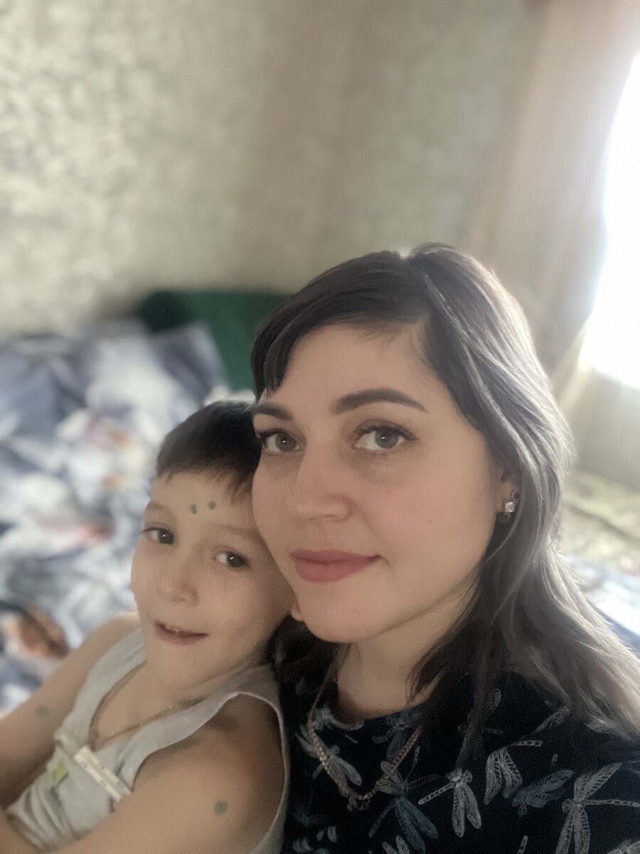 Тимур как лягушонок весь зелёный 