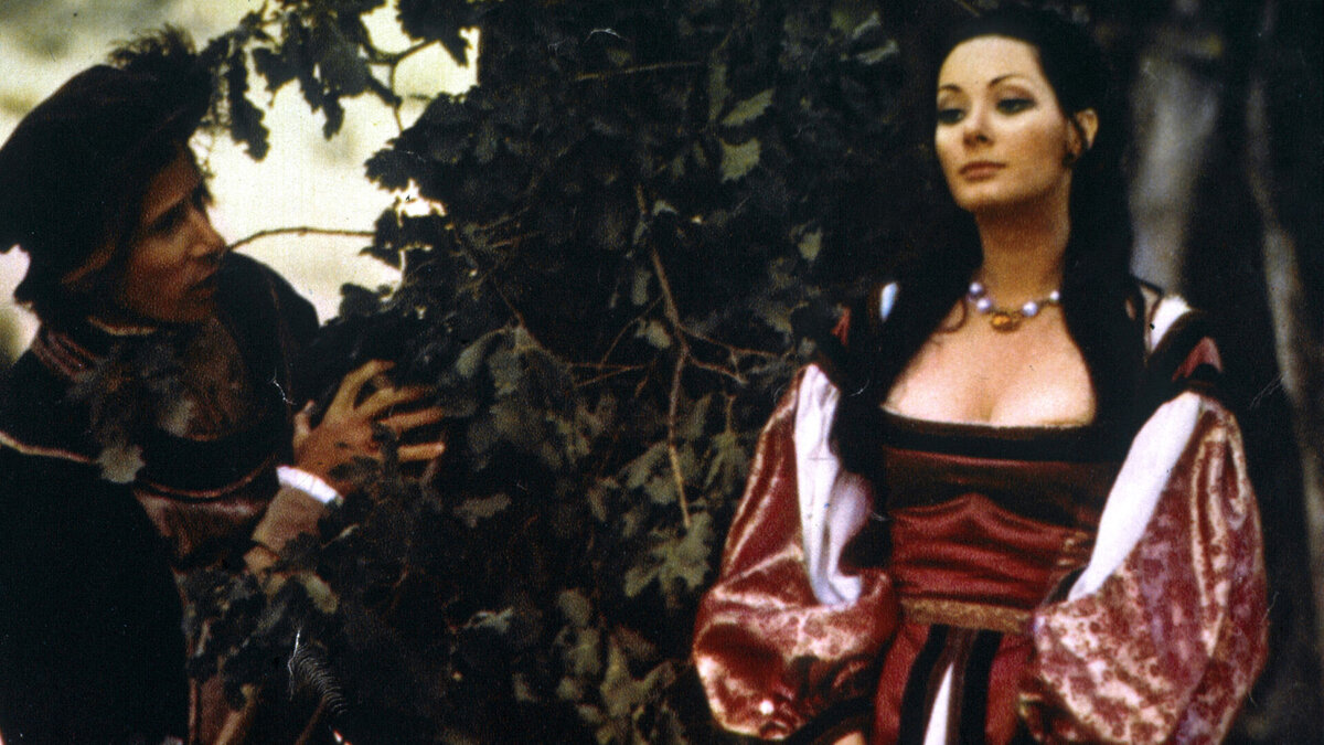 кадр из фильма "Великолепная Антония, поначалу монахиня, а после фурия"