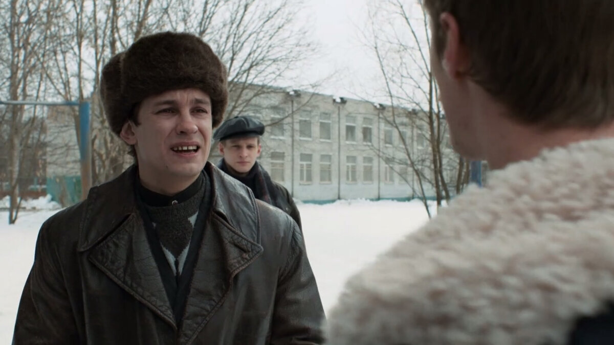 Коллективная Шапка как одна из главных героев сериала Слово пацана 