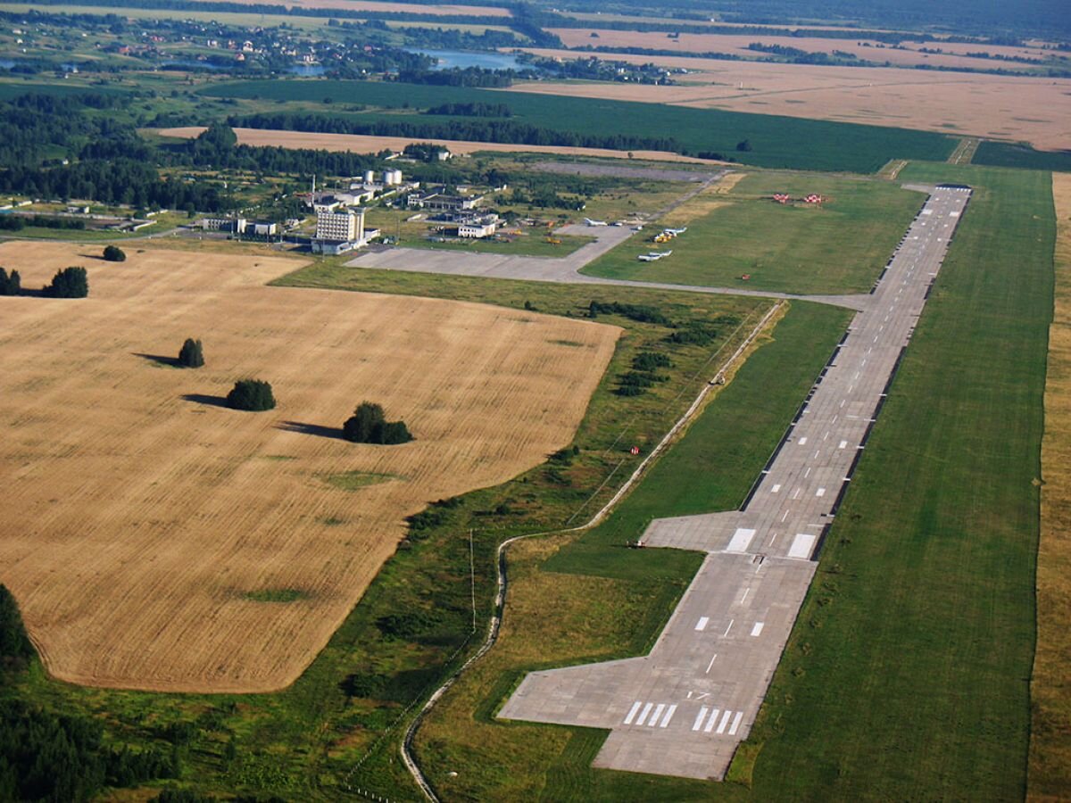 впп аэропорта брянск. брянский аэропорт старый. аэропорт брянск внутри. брянский аэродром. брянский аэродром.