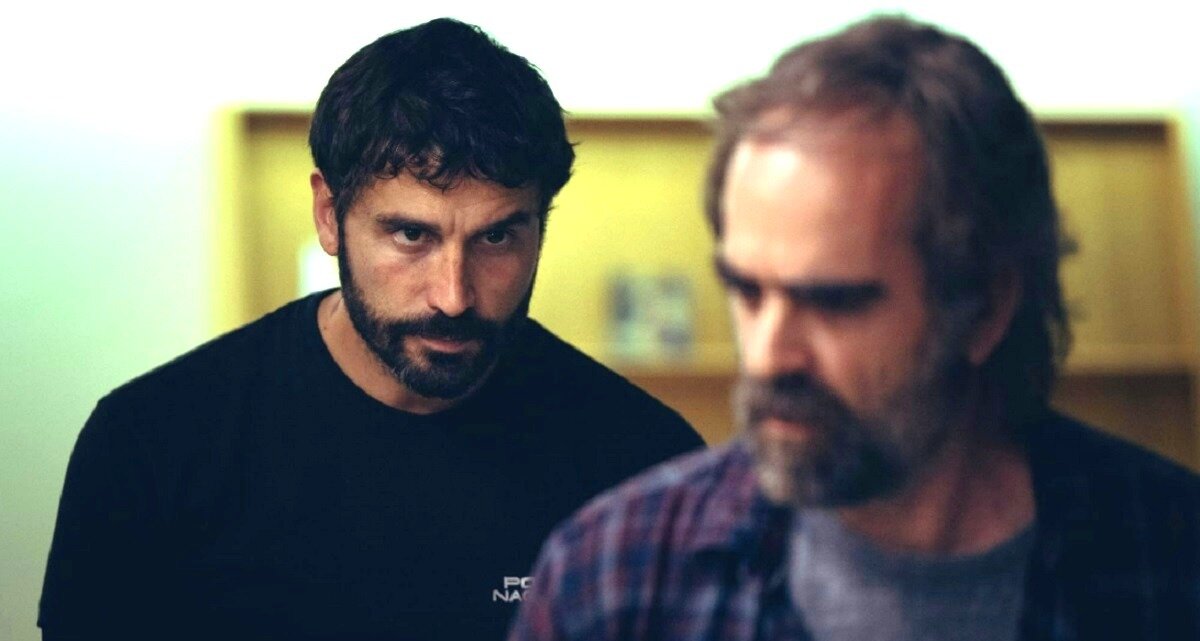 - Стой, не оборачивайся! Лучи добра собьешь! 