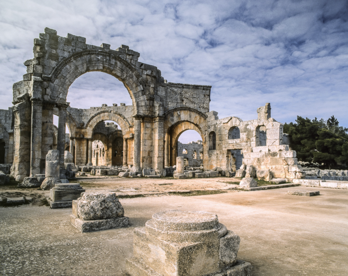 кадры из фильма сталинград. гюмри окраина города развалины. дворец фаселис турция. драматический театр сталинград руины. форт бхангарх раджастан внутри.
