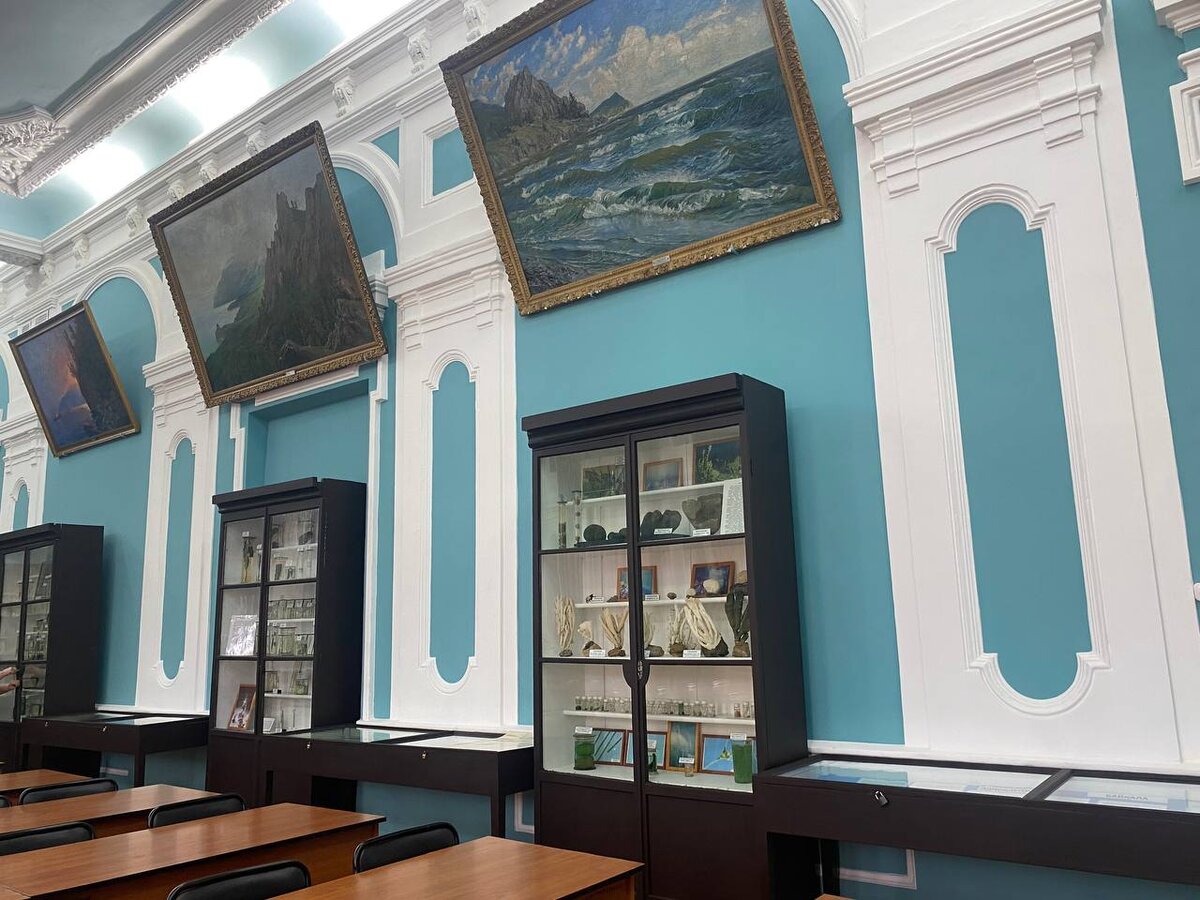 Это самая большая коллекция картин на байкальскую тематику Бориса Лебединского – 16 полотен.