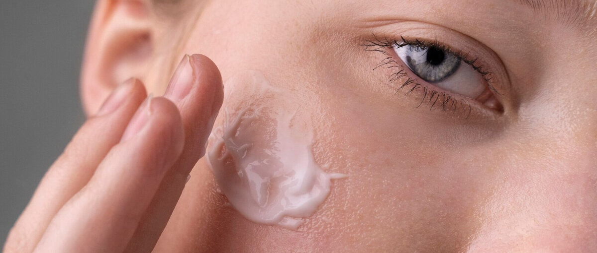 Используйте кремы и гели.