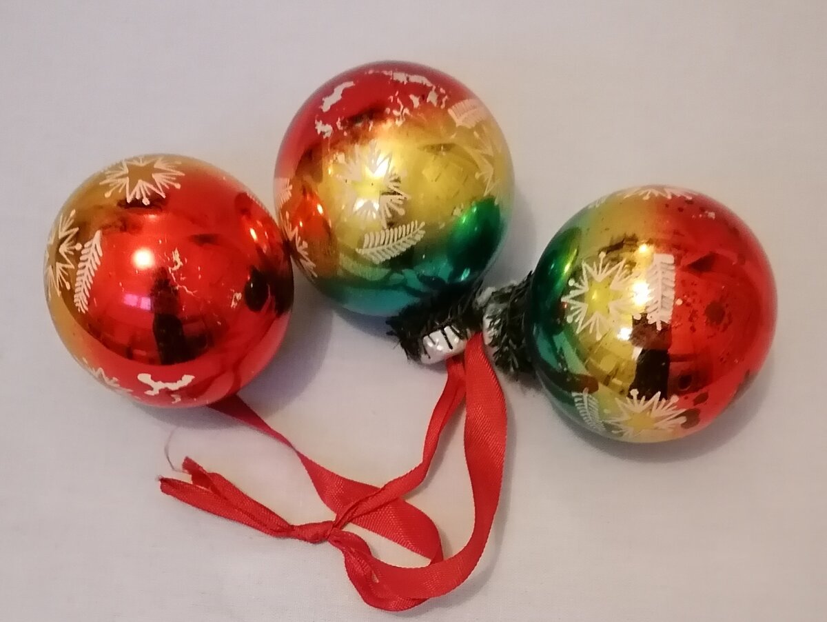 Игрушки новогодние. ГДР. Фото автора 