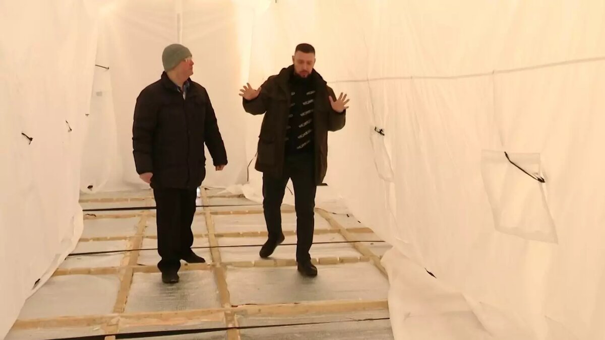     Новая обогреваемая палатка появилась в комплексном центре помощи бездомным «Теплый кров» в Ижевске. В морозы она поможет спасти жизни тех, у кого нет своего дома.