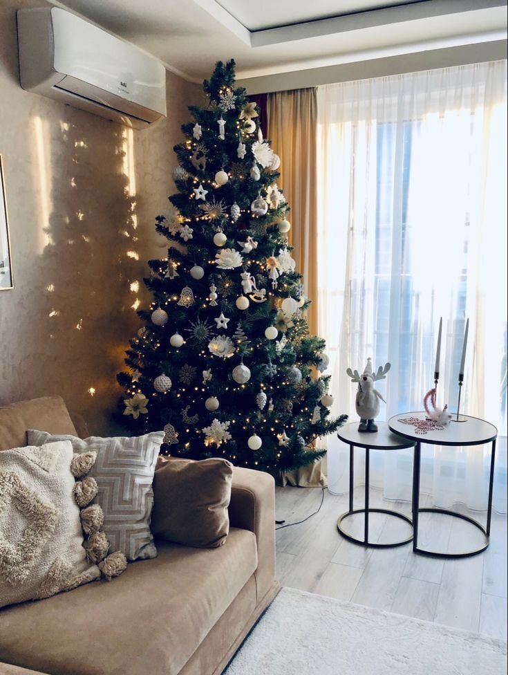 Пример елки для зоны оттока энергии. Основные критерии, которым отвечает ёлка в зоне оттока: высокая, большая, массивная и тяжелая.