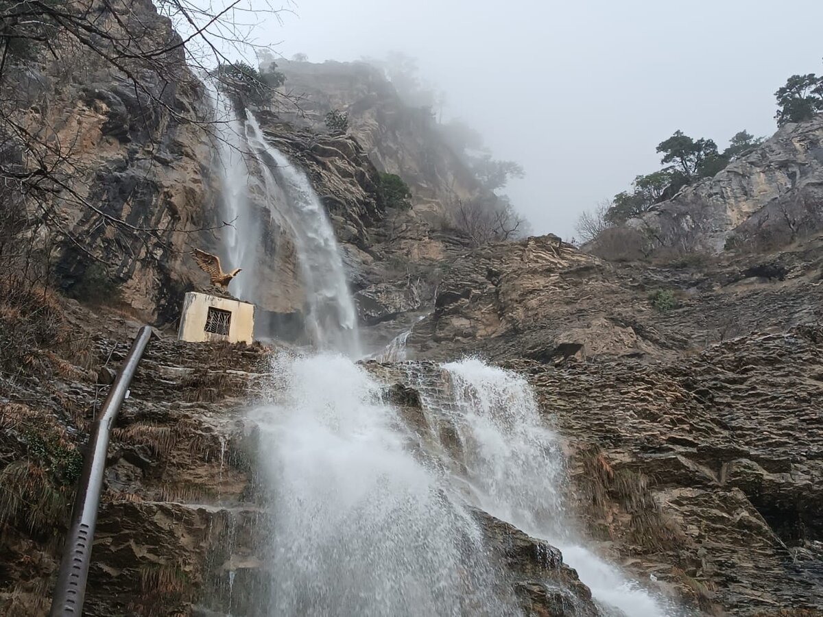 Арпатский водопад Крым