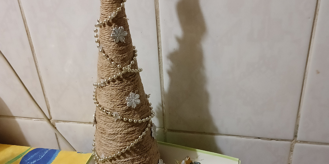 Ёлочка из ниток