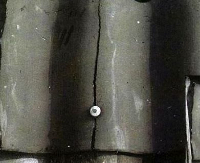 Трещины по волне встречаются почти на каждой крыше