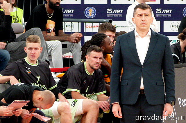 Баскетбольный клуб «Уралмаш» в своем телеграм-канале сообщил о назначении исполняющим обязанности главного тренера Вадима Филатова.