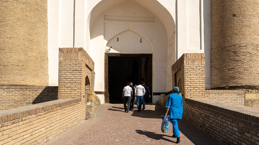 Вход на территорию