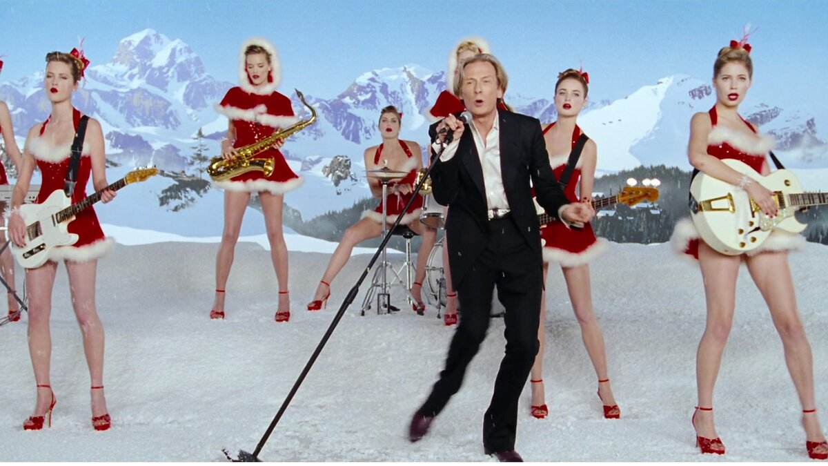 Реальная Любовь (2003). Любовь как способ быть принятым жизнью.