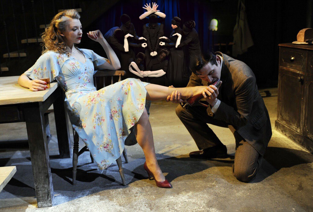 Сценка из спектакля с Натали Дормер