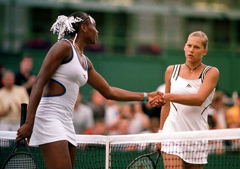     Анна Курникова и Венус Уильямс, июль 1999 года / фото: globallookpress.com