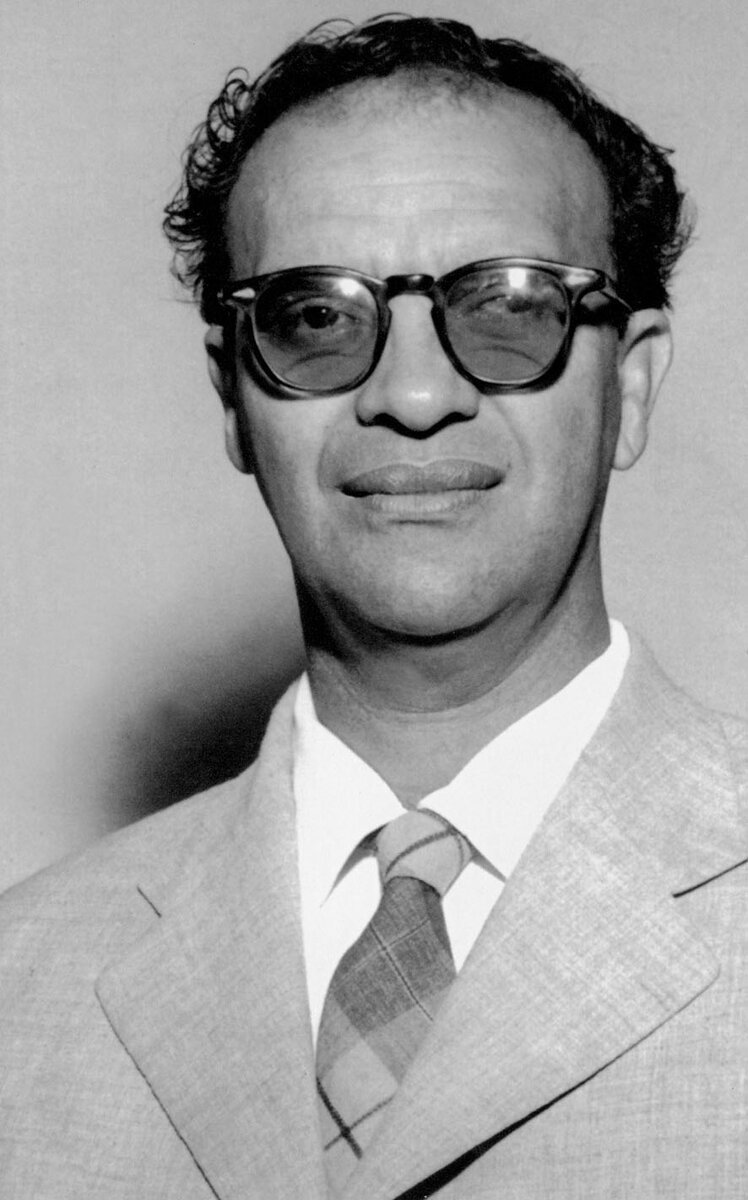 Источник фото: https://1.bp.blogspot.com/-3Y_VD81Qzs8/UBL1YG40ItI/AAAAAAAAUww/ougX2VUYsL8/s1600/Chico+Xavier+2.jpg