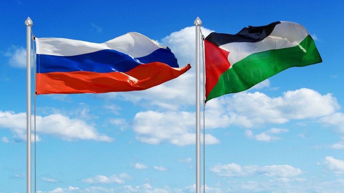 Флаги России и Палестины