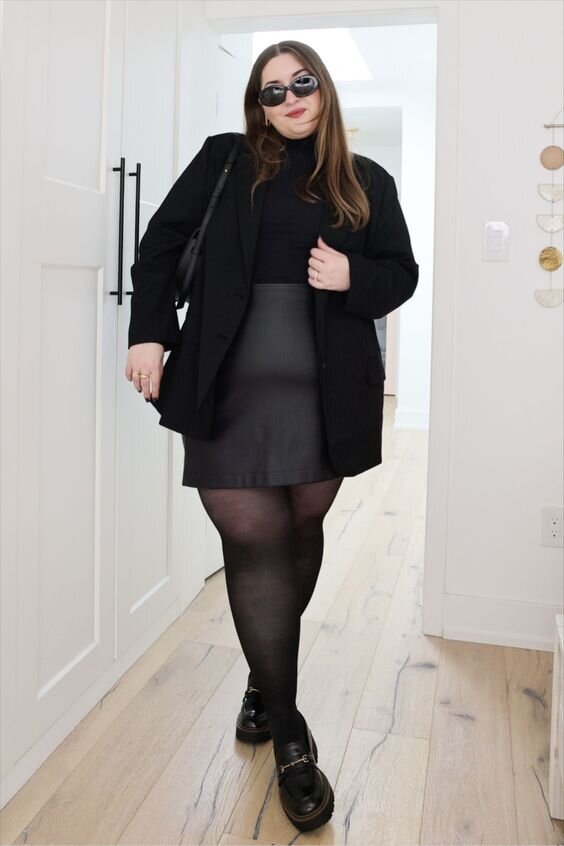 ✅ Лоферы — отличная замена каблукам. Сочетаются и с юбками, но гораздо удобнее. / pinterest.com