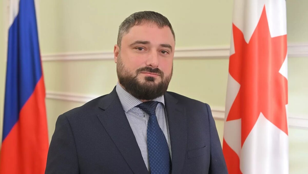     Нового главу УФАС Удмуртии Андрея Анголенко представил главе региона Александру Бречалову замруководителя Федеральной антимонопольной службы РФ Андрей Цыганов, собщила пресс-служба правительства УР.