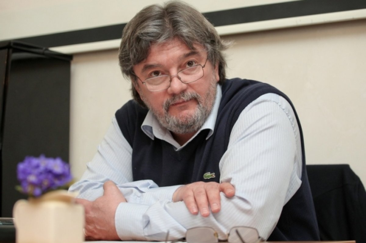    Умер Андрей Константинов.