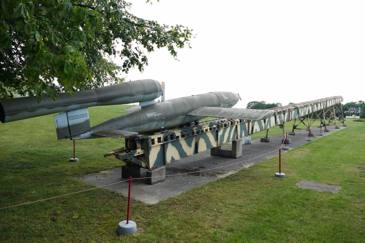 Фау. ФАУ-1 Крылатая ракета. Самолет-снаряд ФАУ-1. ФАУ 1 ФАУ 2 Германия. ФАУ-1 баллистическая ракета.