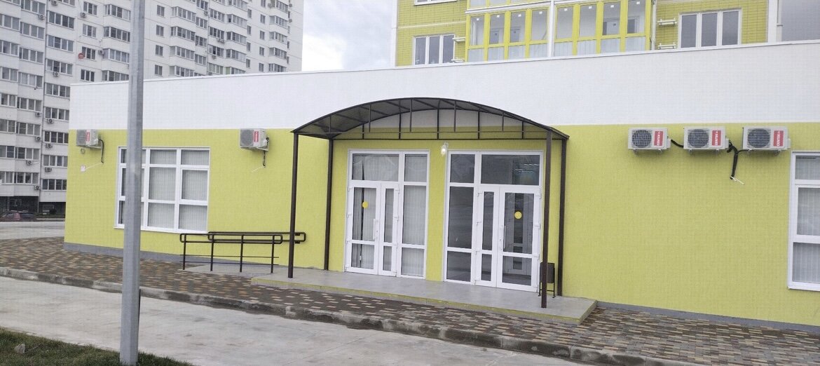 Фото Здания, где размещался Индрайв до сих стоит на главной странице компании с адресом в Ростове-на-Дону. Фото С официального сайта еомпании