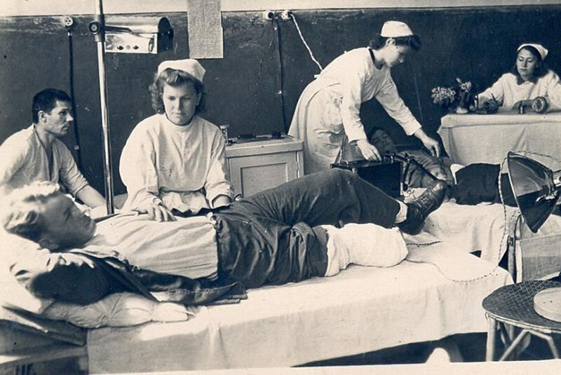 военно-полевая медицина. военный госпиталь первая мировая. сестры милосердия в больнице. военно-полевой госпиталь рф донбас. военный госпиталь томск 1941 год.