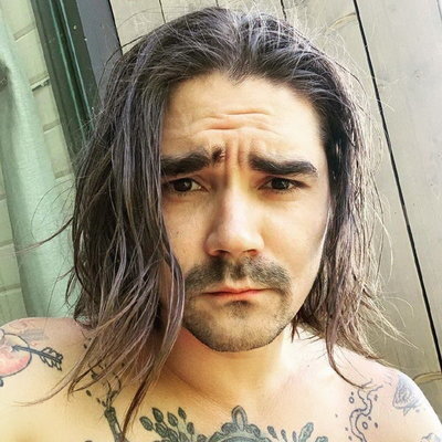     Лидер Hatters пожаловался на Сергея Шнурова, сломавшего ему жизнь