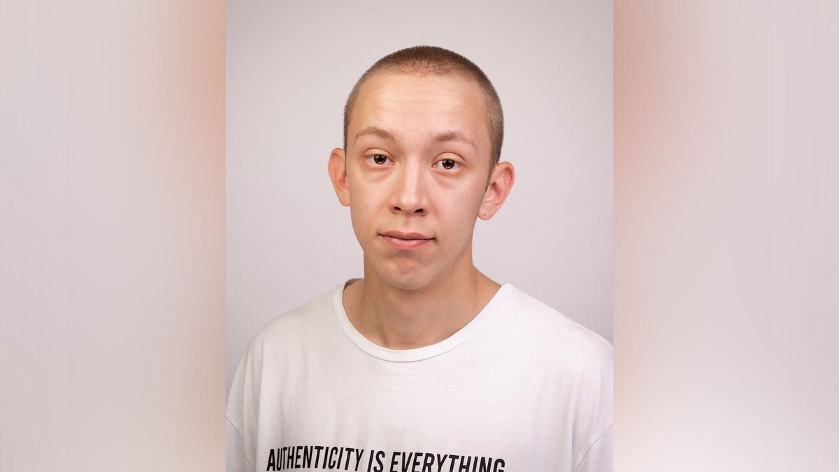    Актёр Лев Зулькарнаев