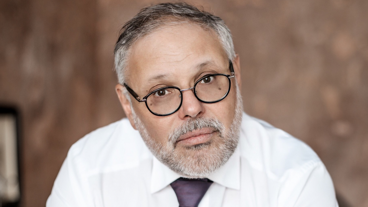 Михаил Хазин //FONDMX.PRO/O-NAS/