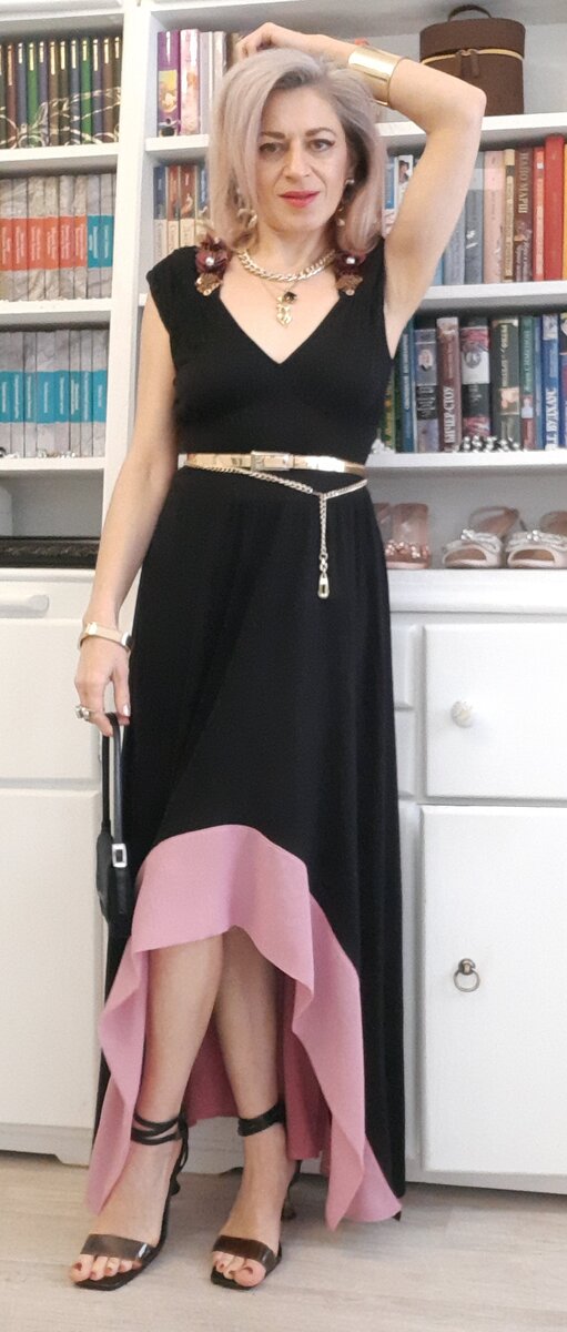 Платье, переделанное из комбинезона из секонд-хэнда.