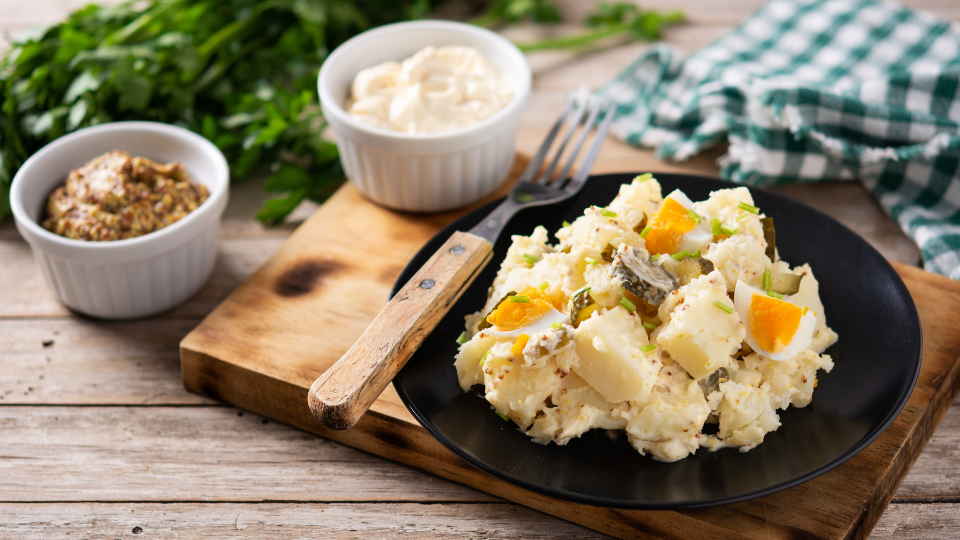 Как приготовить классический американский картофельный салат. Салаты. Рецепты