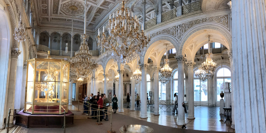 Эрмитаж. Павильонный зал. Часы «Павлин»