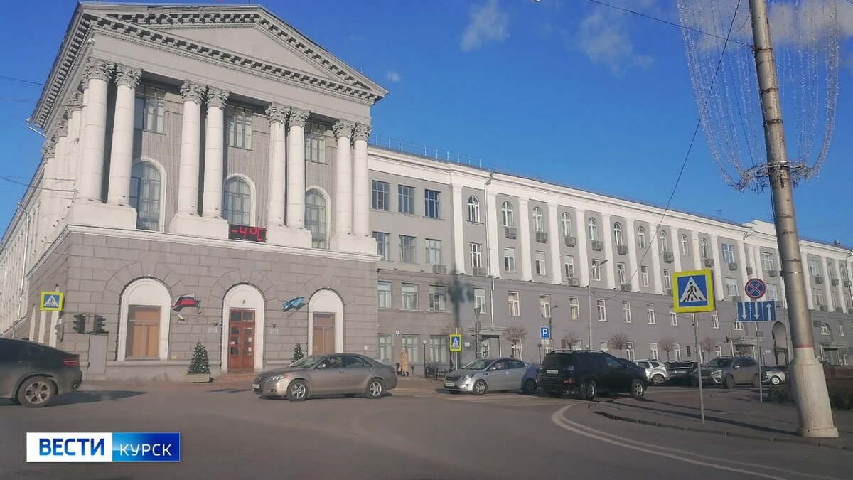    Роман Старовойт расказал о ремонте теплосетей в Курской области