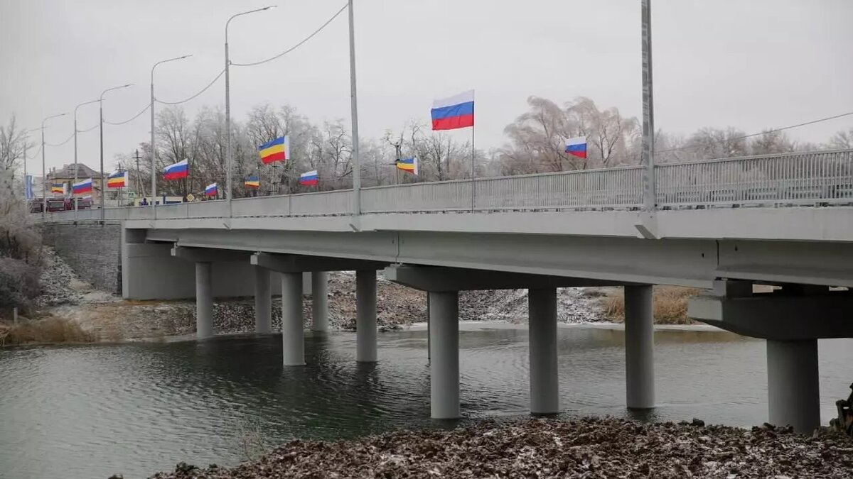 Подрядчик завершил возведение моста через Ростовское море | RostovGazeta.ru  | Дзен