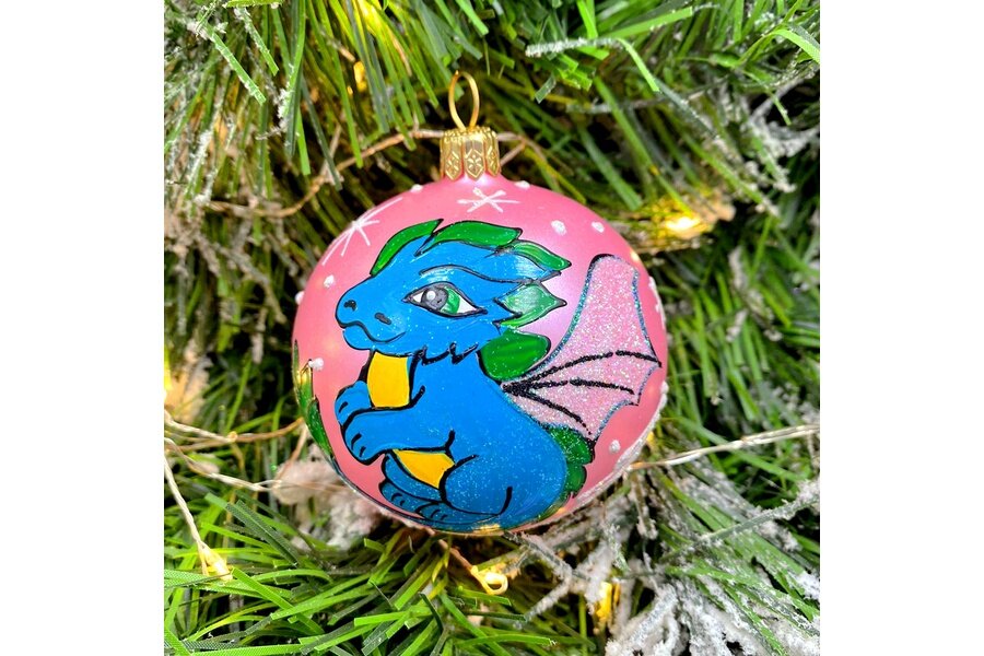 умилительный символ наступающего годе дракоша от фабрики Иней