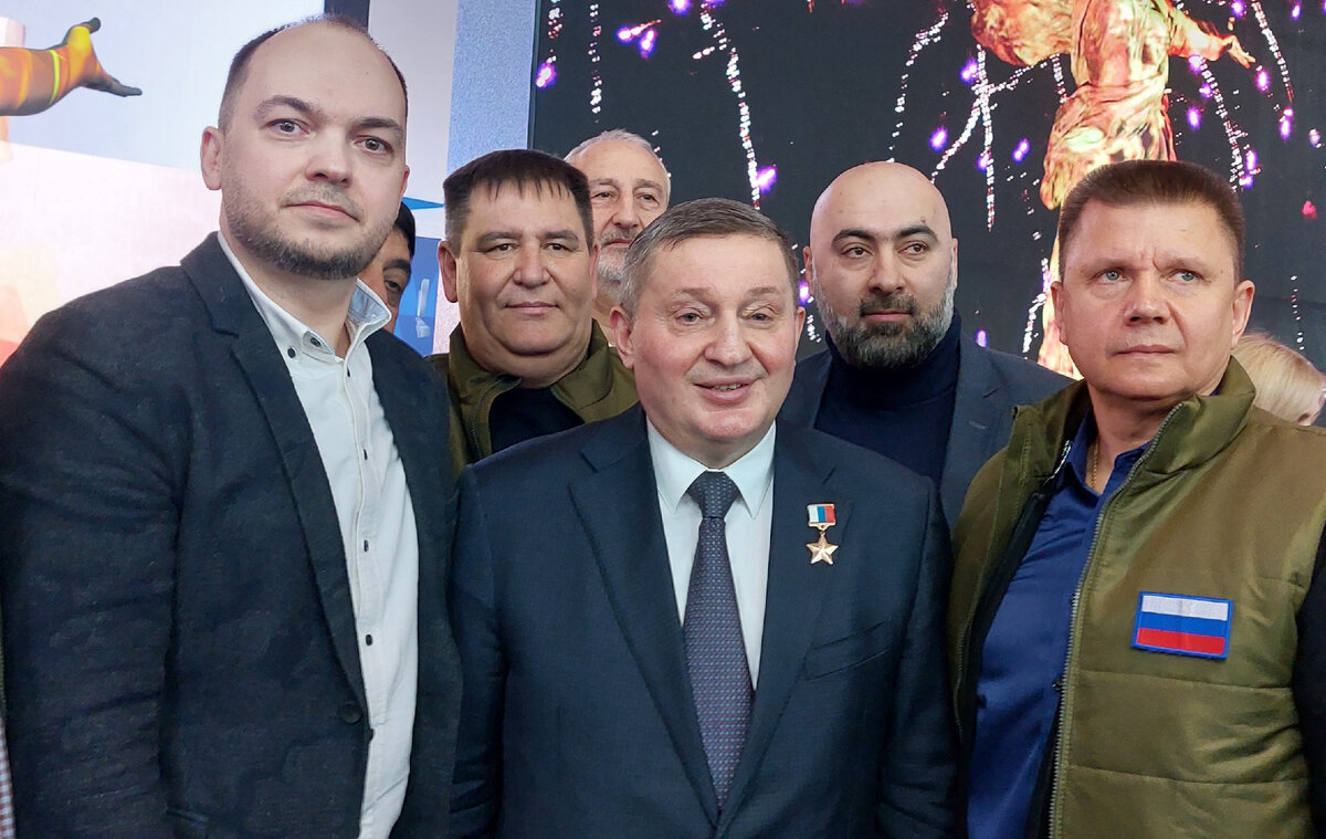 С Губернатором Волгоградской области Бочаровым А.И. Источник фото: Коростин С.А.