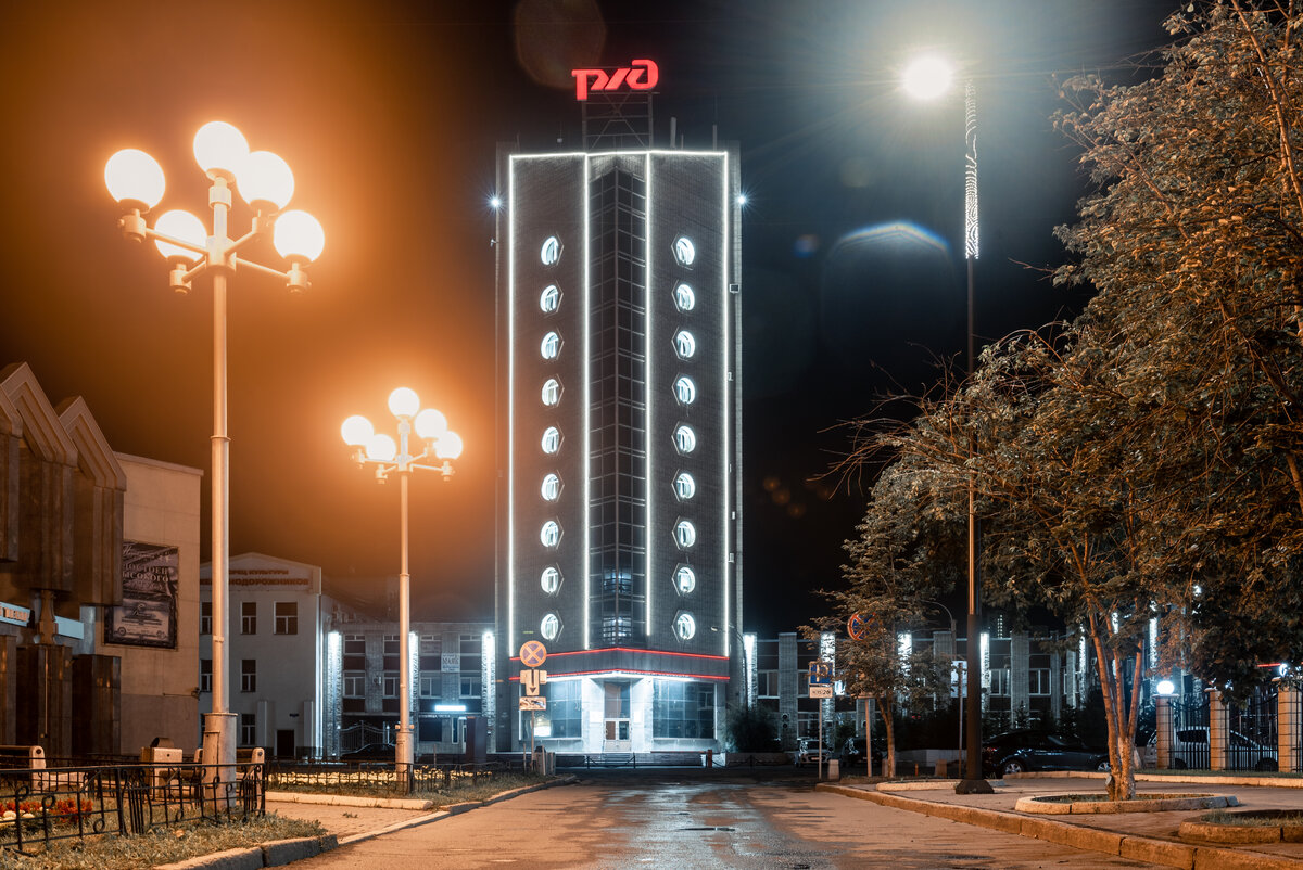 Подсветка здания РЖД светильниками СПЕКТРА