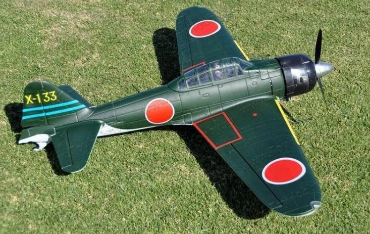 РУ модель  самолета "Zero"