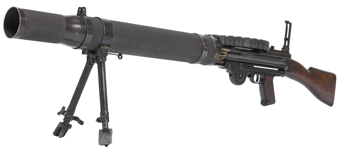ТТХ пулемета «Льюис»: Масса пулемета без сошки и патрона – 10,63 кг; Масса снаряженного пулемета - 13 кг. Патроны - 7,92 мм, 7,62×54 мм R. Боевая скорострельность – 150 выстрелов в минуту. Начальная скорость пули - 740 м/с. Прицельная дальность – 1850 м; Эффективная дистанция огня - 800 м. Магазины - дисковые на 47 или 97 патронов. До 1 июня 1917 г в Россию поставлено 9.600 пулемётов американского производства и 1.860 пулемётов английского производства.