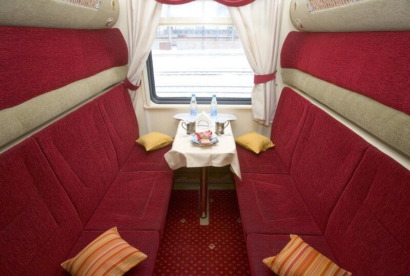 Вагоны СВ: как выглядят и чем отличаются от купе