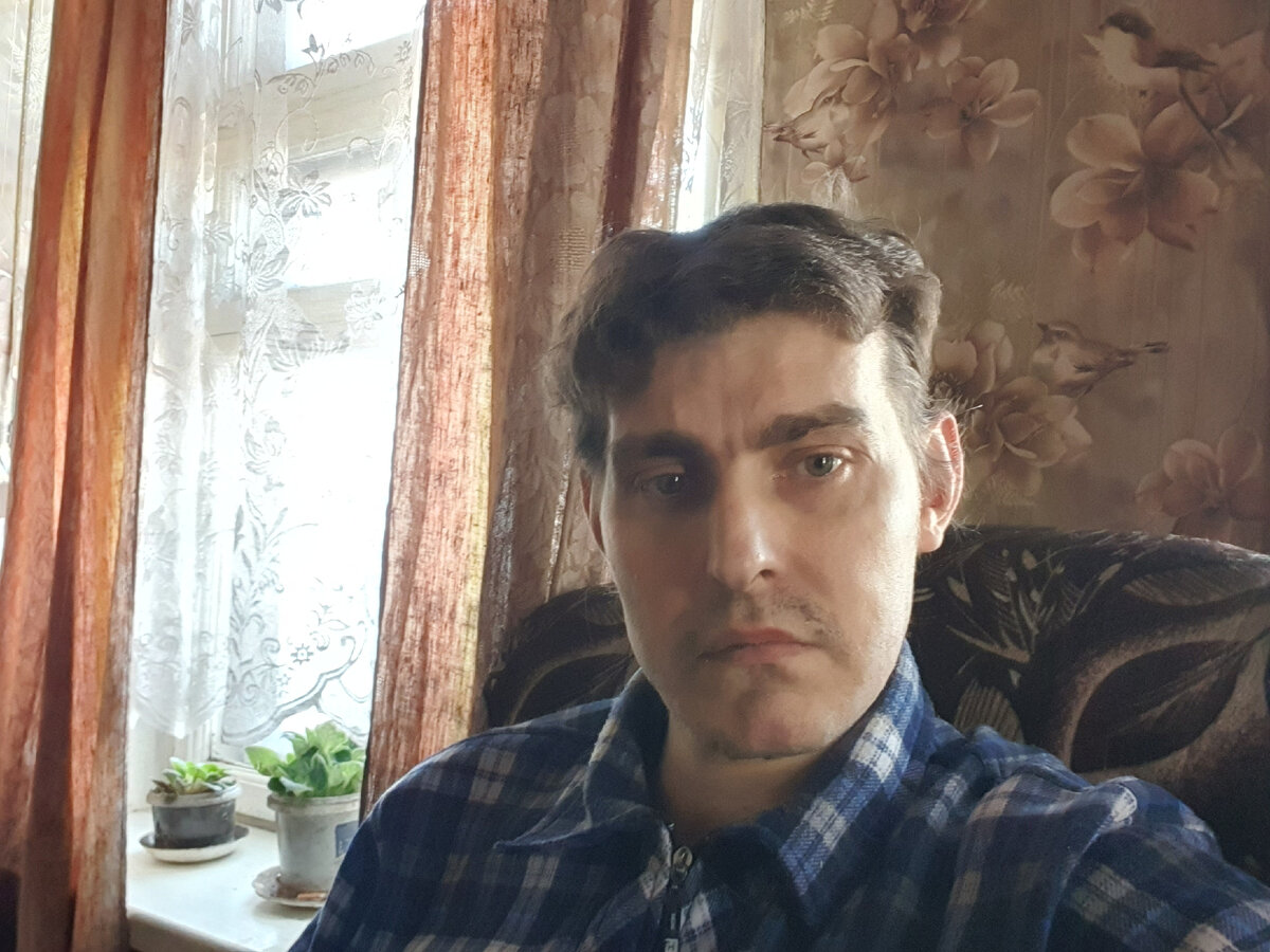 Жизнь, это для меня отстой, лучше я бы никогда, несуществовал. В этом,  жизни для меня, не было смысла, что жизнь хуже всего, ада?