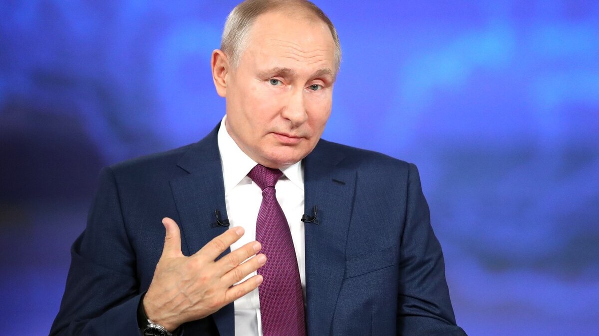     Сегодня, 14 декабря Президент России Владимир Путин проведет прямую линию, в ходе которой подведет итоги года и ответит на поступающие вопросы жителей страны.