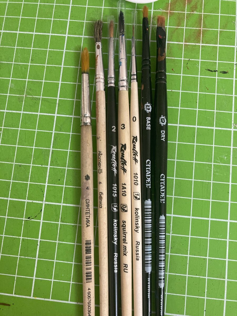 Пример кистей, которые использую я в процессе покраски