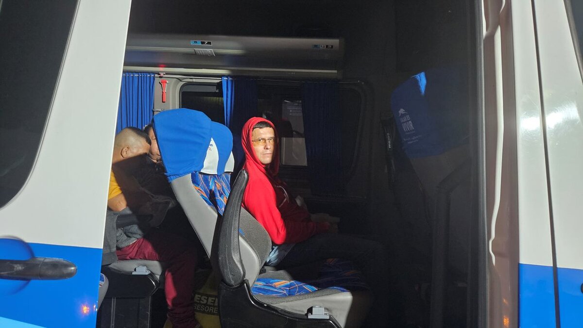 Автобус для восьмичасовой ночной поездки