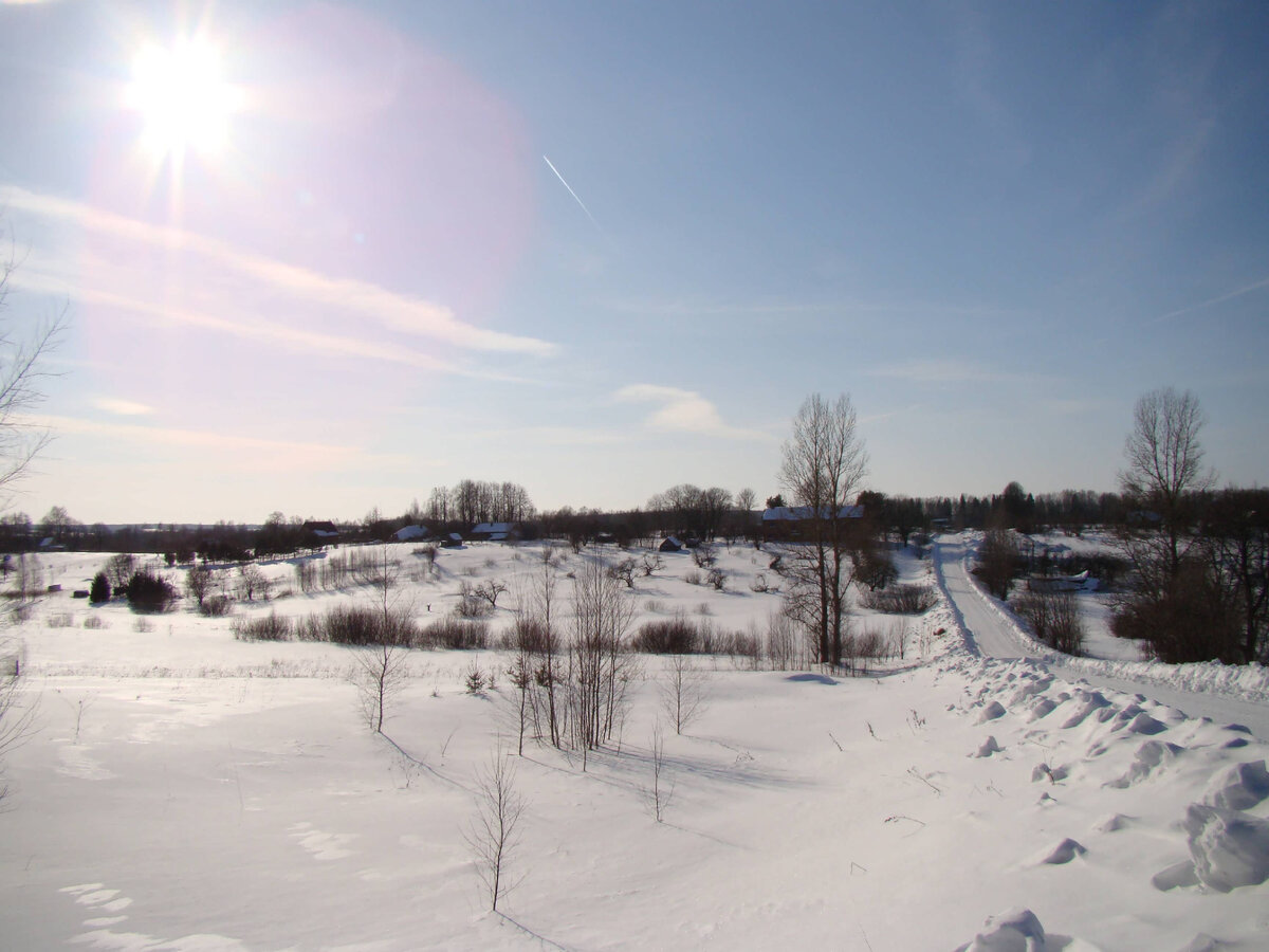 Вот еще одна снежная зима - 2011, уже март, но снег еще весь в наличии) фото не идеальные, привожу для примера.