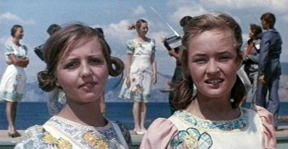 Не плачь девчонка 1976. Встретимся у фонтана фильм 1976. Не плачь девчонка фильм. Не плачь девчонка фильм 1976 Владимир Кисленко