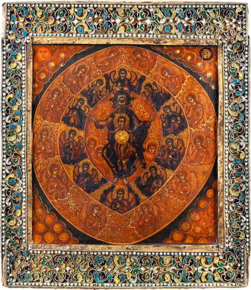 СВЯТАЯ ТРОИЦА (ОТЕЧЕСТВО), С СИЛАМИ НЕБЕСНЫМИ Первая четверть XVIII века. Север Оклад: конец XIX века. Дерево, темпера; металл, эмаль по скани. 31,3 × 27,5 см. Собрание Музея имени Андрея Рублева